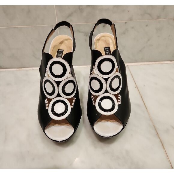 Shoes - Lanzoni & B  Black and White Chunky Heeled Slingback Shoes Size 8